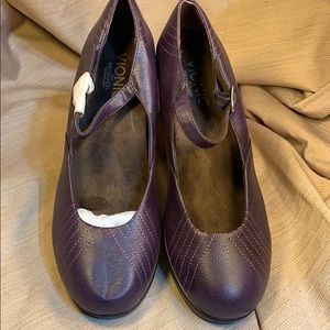 Vionic NWOT leather wedge platform maryjanes